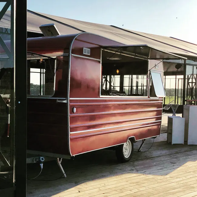 The Old Trailer DJ mariage Oise bar à vinyles caravane vintage