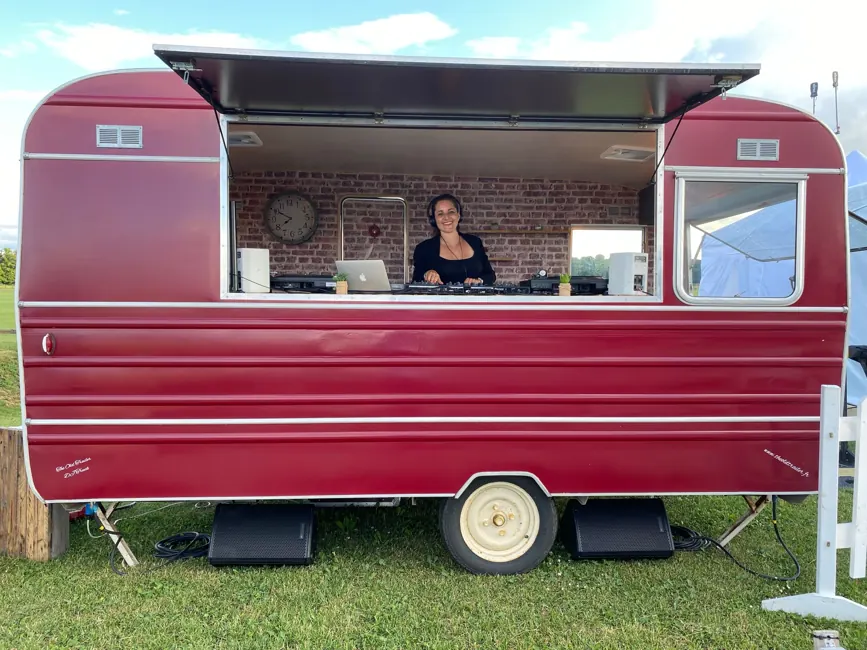 The Old Trailer DJ mariage Oise animation vintage